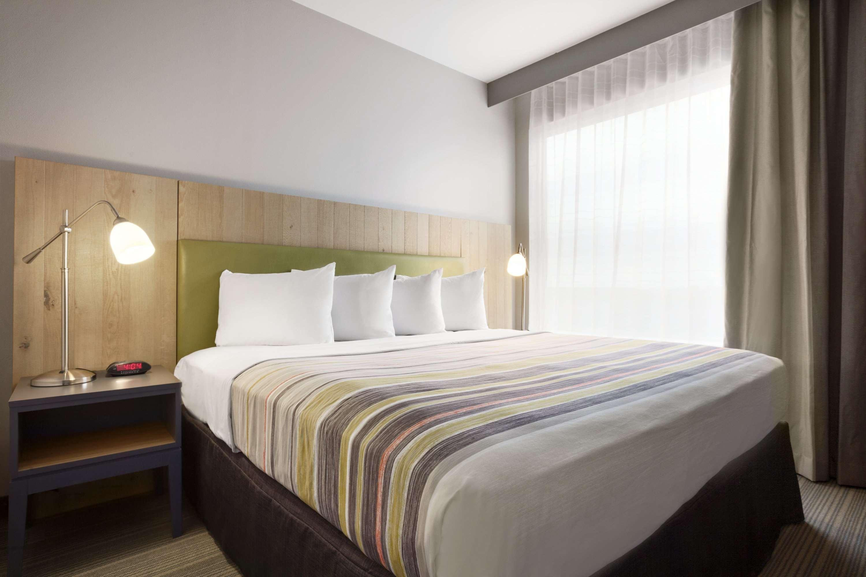 Country Inn & Suites By Radisson Bismarck Waterpark Exteriör bild