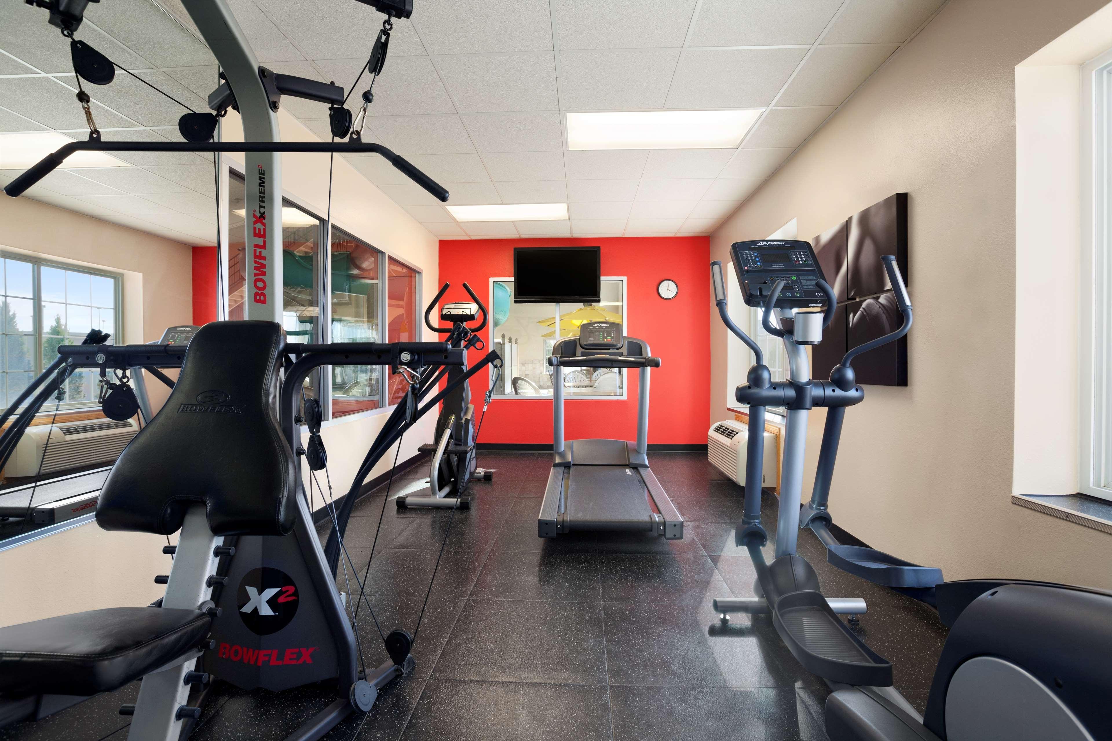 Country Inn & Suites By Radisson Bismarck Waterpark Exteriör bild