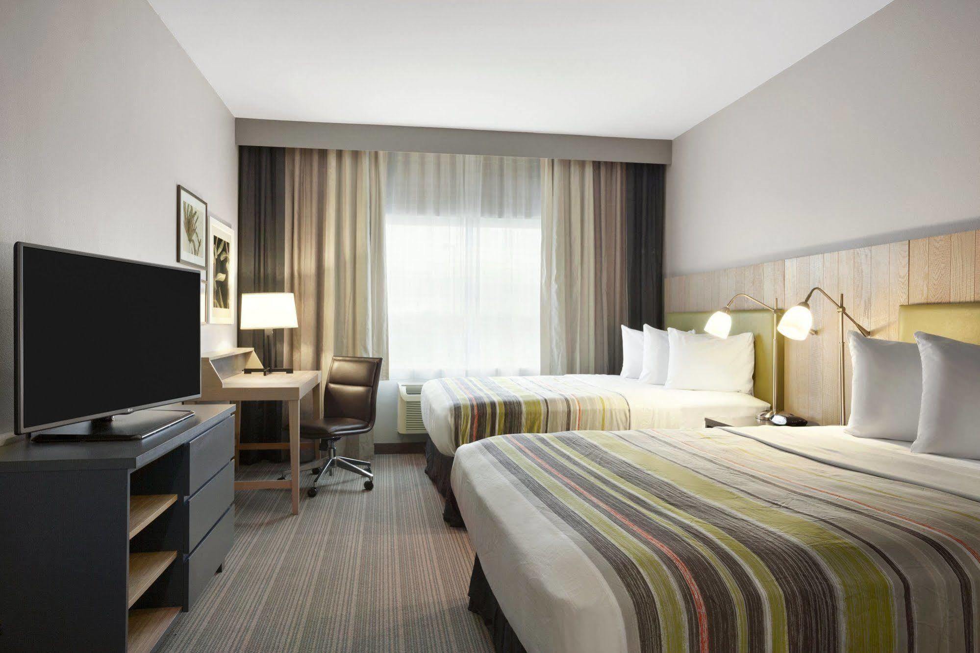 Country Inn & Suites By Radisson Bismarck Waterpark Exteriör bild